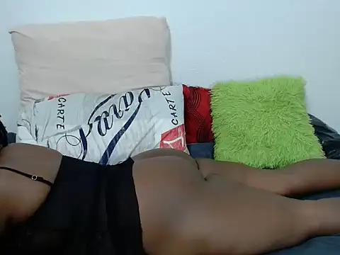 QueenRomaxx1 online show from October 1, 4:18 am