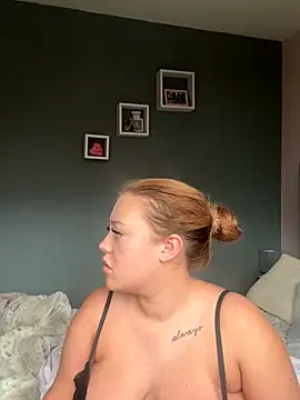 GoddessPrincesss online show from October 29, 11:56 am