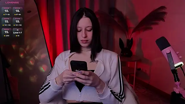 sex tezzi online show from October 14, 9:59 pm