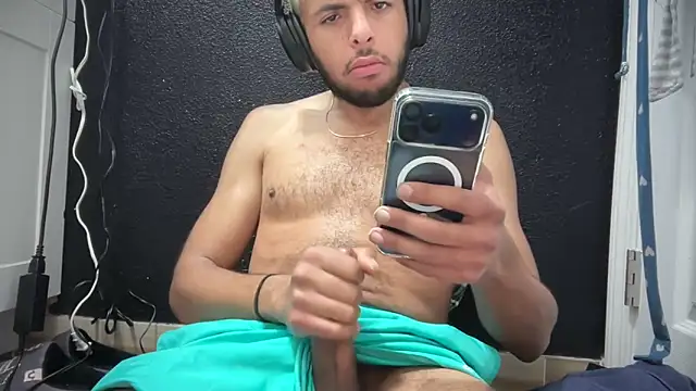 DERTYLAY online show from January 7, 11:45 am