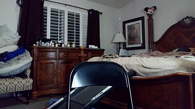 DERTYLAY online show from April 27, 3:59 am