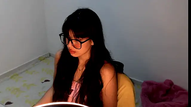 Snapshot of meganmiauu chatting on May 23, 12:09 pm meganmiauu online show from May 23, 12:09 pm