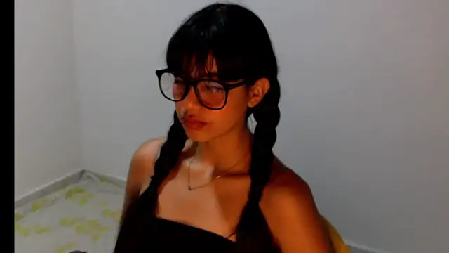 Snapshot of meganmiauu chatting on June 14, 6:43 pm meganmiauu online show from June 14, 6:43 pm