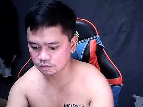 Snapshot of sweet_sexyasian69 chatting on May 2, 10:48 pm sweet sexyasian69 online show from May 2, 10:48 pm
