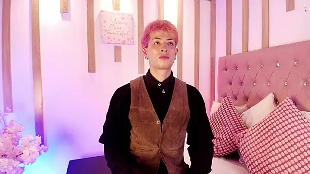 OzorioDany online show from April 24, 4:04 am