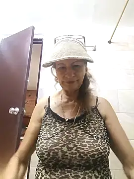 MaryeLunna online show from April 9, 11:59 am