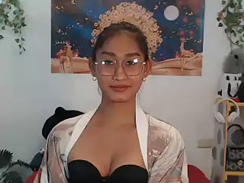 Snapshot of youarea_dreamer chatting on July 4, 3:56 am youarea dreamer online show from July 4, 3:56 am