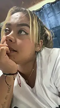 EmilyDuran  online show from April 21, 2:51 am