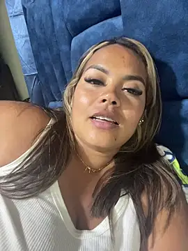 EmilyDuran  online show from May 28, 10:40 pm