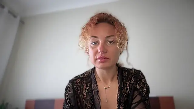 Reddgiirl online show from April 21, 7:58 am