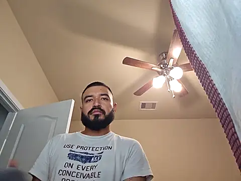 Snapshot of Lb228w chatting on September 14, 5:23 pm Lb228w online show from September 14, 5:23 pm