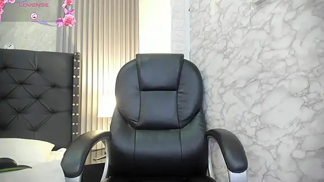 andrea  hills online show from September 12, 7:03 pm