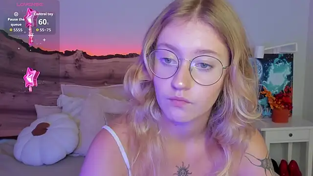 Nerissa xo online show from September 21, 7:59 pm