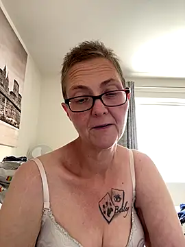 Curvy-Jinx online show from September 15, 7:19 am