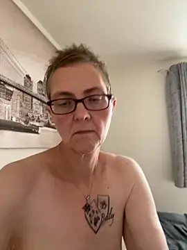 Curvy-Jinx online show from October 2, 7:37 am