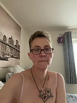 Curvy-Jinx online show from February 19, 8:21 am