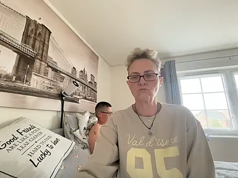 Curvy-Jinx online show from April 20, 12:08 pm