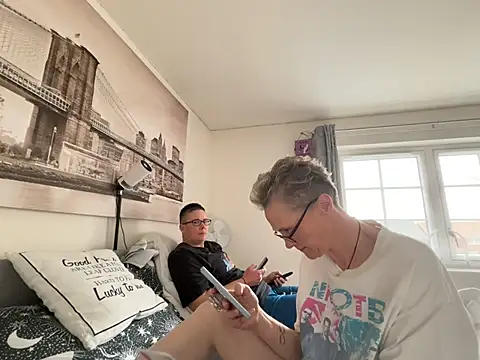 Curvy-Jinx online show from April 21, 7:58 am