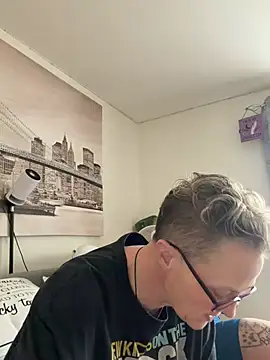 Curvy-Jinx online show from June 8, 12:49 pm