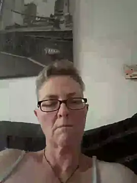 Curvy-Jinx online show from July 1, 8:08 pm