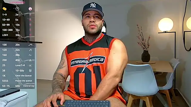 Snapshot of Michael_Salens chatting on November 6, 10:43 pm Michael Salens online show from November 6, 10:43 pm