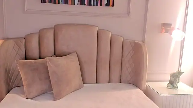 mia kisses2 online show from November 27, 2:13 am