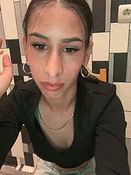 Snapshot of Sarairina chatting on May 20, 8:48 pm Sarairina online show from May 20, 8:48 pm