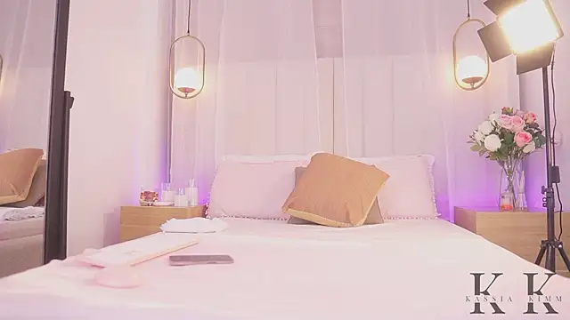 kassia kim online show from April 14, 5:46 am