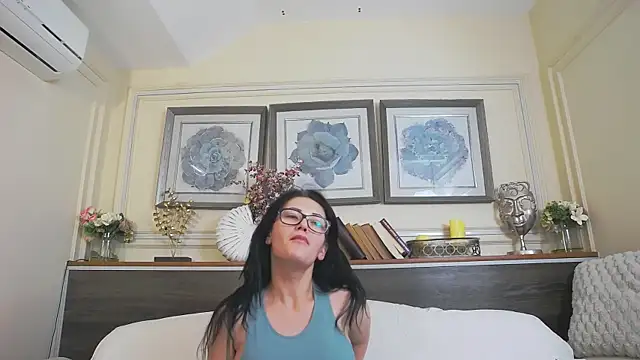 HellenDesire online show from January 26, 7:10 am