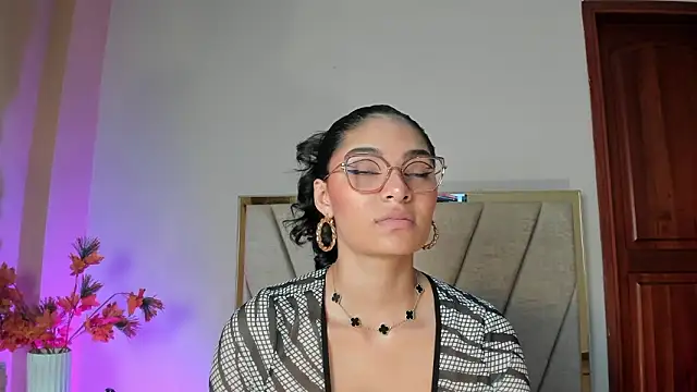 LunaAspen  online show from February 3, 5:51 pm