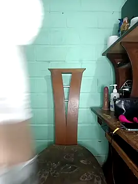 Snapshot of Bigtiti01 chatting on October 10, 9:58 pm Bigtiti01 online show from October 10, 9:58 pm