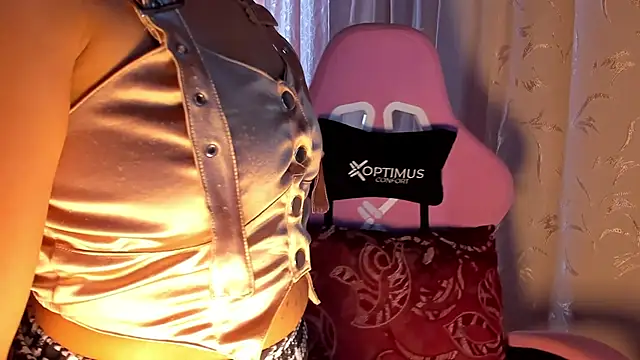 MelanyOconner online show from September 17, 3:57 pm