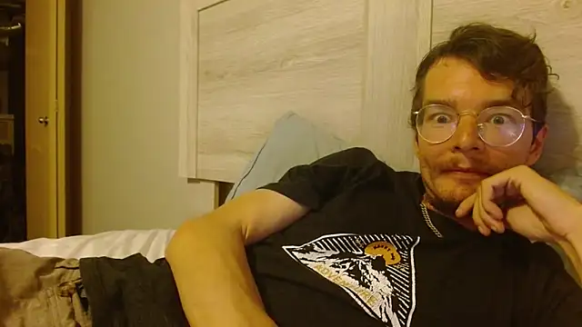 Snapshot of Hungboxer69 chatting on September 12, 1:49 am Hungboxer69 online show from September 12, 1:49 am