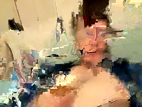 Snapshot of Hungboxer69 chatting on October 5, 12:36 pm Hungboxer69 online show from October 5, 12:36 pm