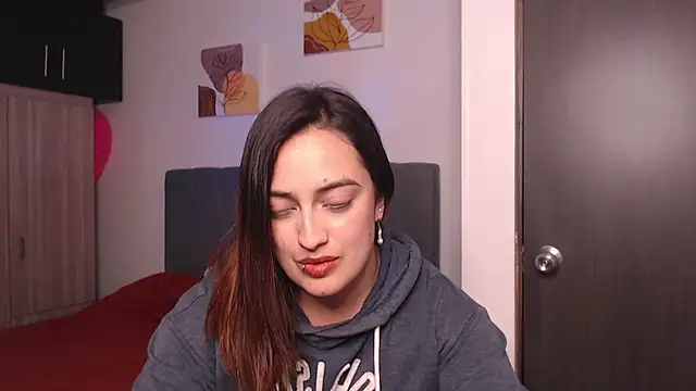 Snapshot of Meggan_n chatting on October 16, 4:24 am Meggan n online show from October 16, 4:24 am