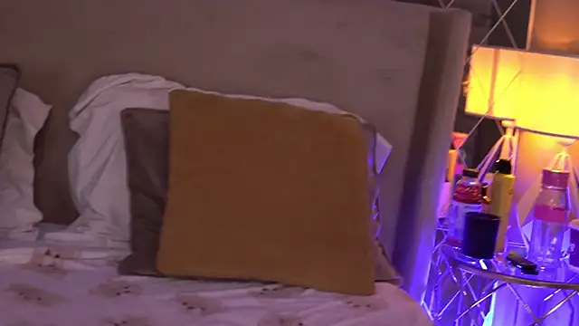 FrancescaDante online show from January 8, 6:37 am