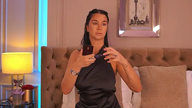 FrancescaDante online show from July 25, 5:27 am
