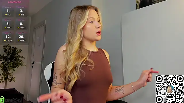 Snapshot of Margo-pvt chatting on December 5, 1:03 am Margo-pvt online show from December 5, 1:03 am