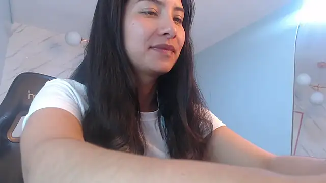 victoria hernandez t  online show from March 19, 1:15 pm