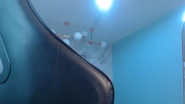 victoria hernandez t  online show from April 22, 1:01 pm