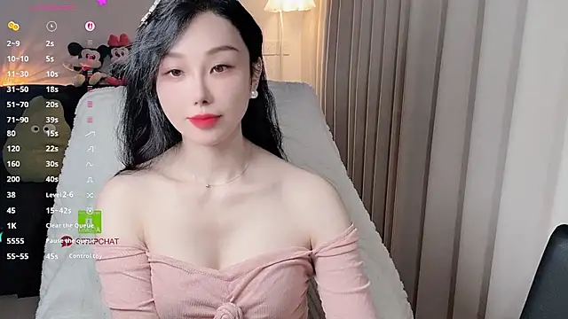 Xiatian520  online show from April 18, 7:56 am