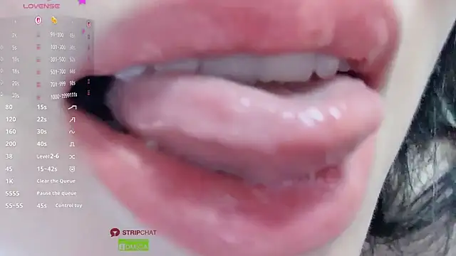 Xiatian520  online show from April 19, 6:10 pm