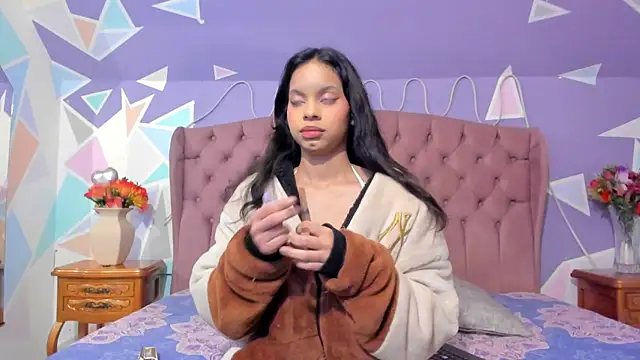 CloeyGraweing online show from November 27, 12:07 pm