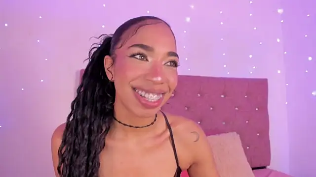 Snapshot of dulce_brown01 chatting on May 30, 2:03 pm dulce brown01 online show from May 30, 2:03 pm