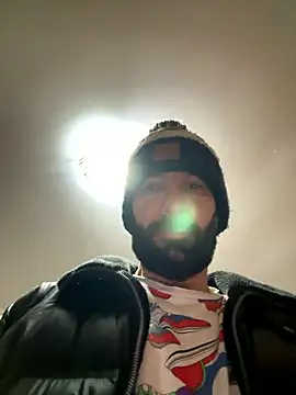 Snapshot of Michel_huge chatting on January 8, 5:54 am Michel huge online show from January 8, 5:54 am