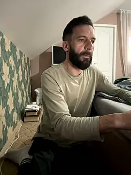 Snapshot of Michel_huge chatting on January 14, 6:19 am Michel huge online show from January 14, 6:19 am