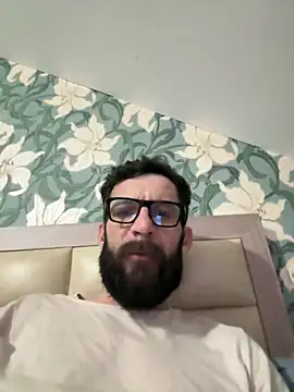 Snapshot of Michel_huge chatting on February 6, 6:00 pm Michel huge online show from February 6, 6:00 pm