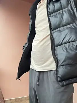 Snapshot of Michel_huge chatting on February 13, 6:09 am Michel huge online show from February 13, 6:09 am