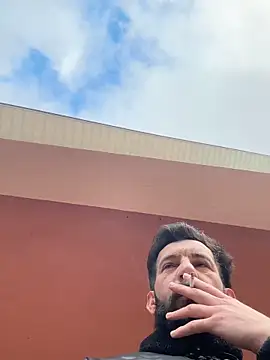 Snapshot of Michel_huge chatting on February 26, 5:50 am Michel huge online show from February 26, 5:50 am