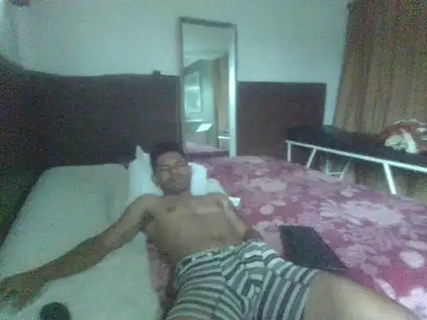 Snapshot of MI_GERALD chatting on October 22, 3:45 pm MI GERALD online show from October 22, 3:45 pm